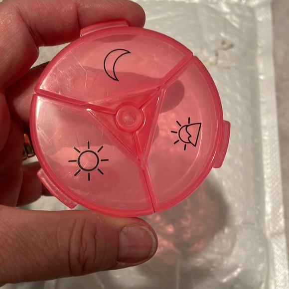 Pill containers by day,  7 days ,   morning, mid day and night compartments! - Picture 4 of 8